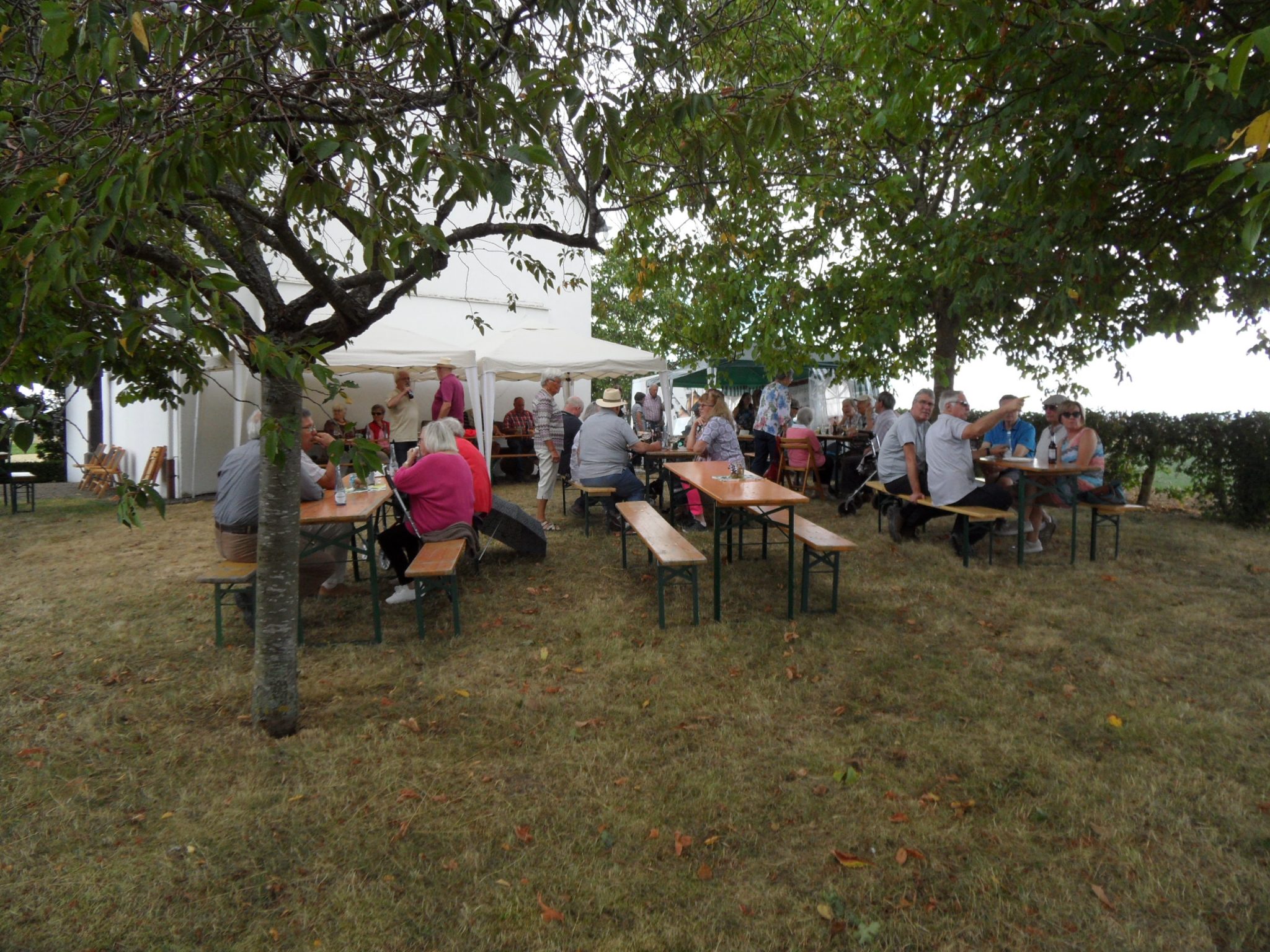 Fest für die Renovierung der HeiligKreuzKapelle bei Mertloch RLP